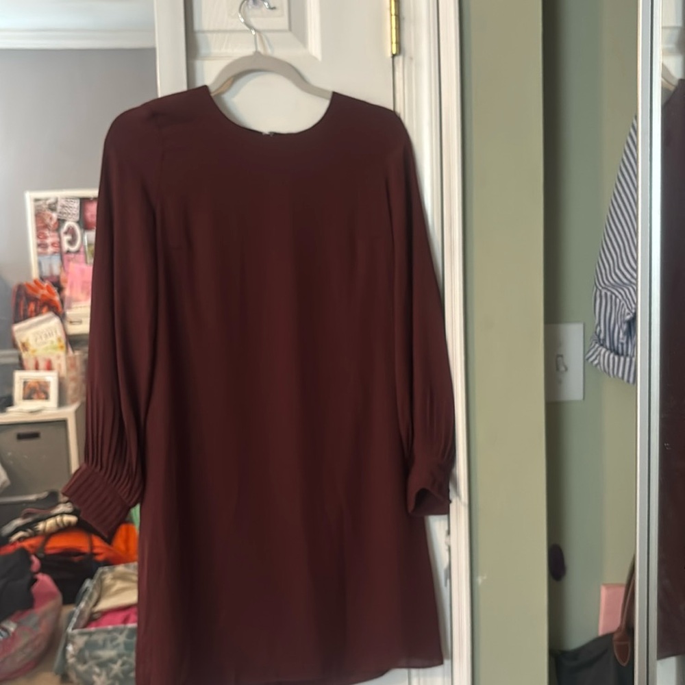 Ann Taylor long sleeve Dress size 0. Neat sleeve detail